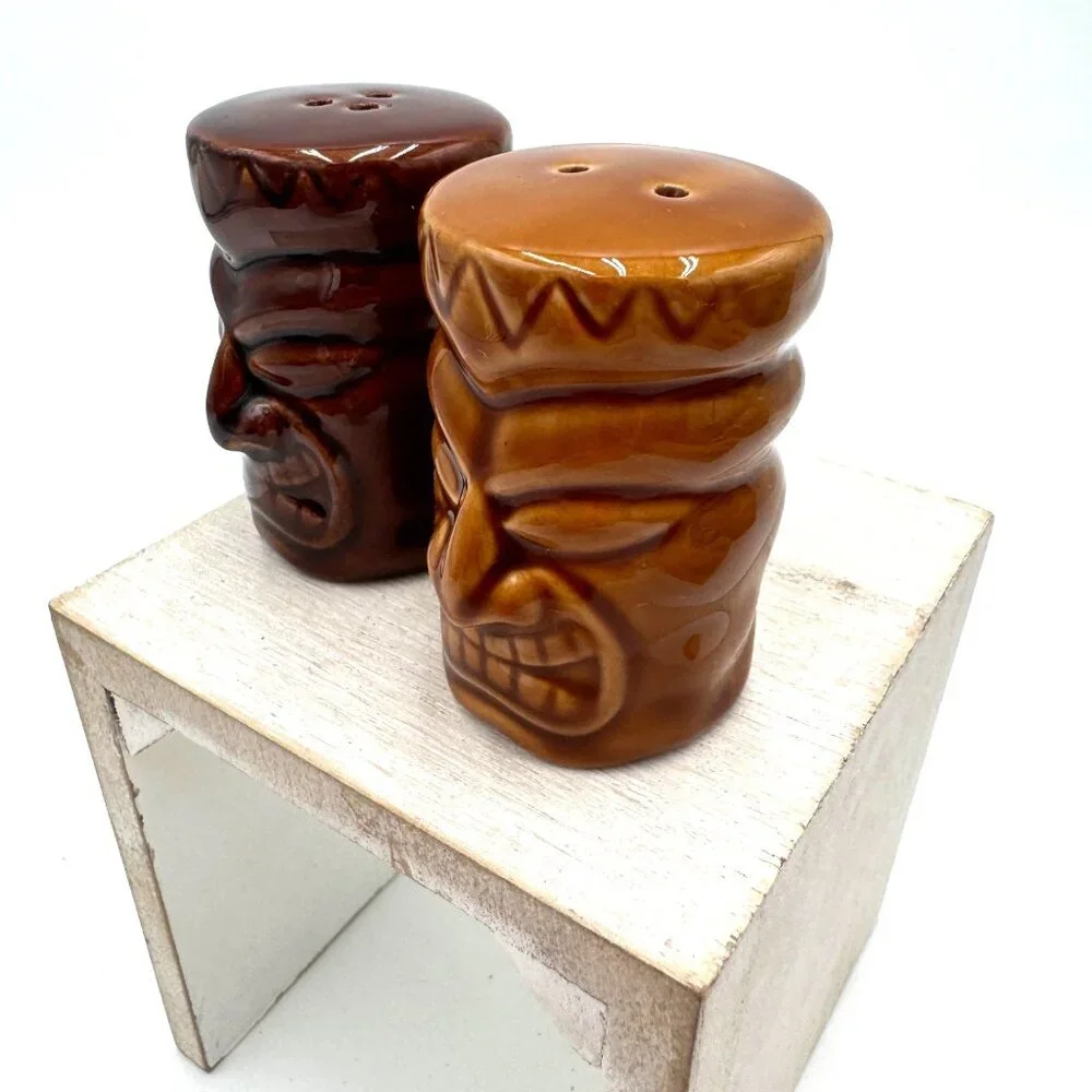 Vintage Tiki Totem Brown Ceramic Hawaiian Tropical  Salt and Pepper Shakers